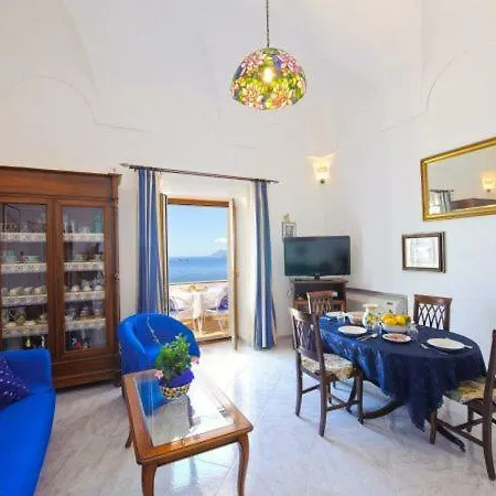 Sleeps 5 Air Con Wifi