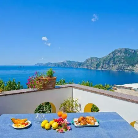 Casa vacanze Sleeps 5 Air Con Wifi Praiano