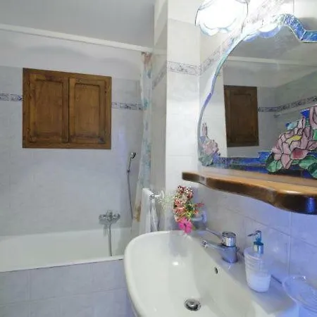Sleeps 5 Air Con Wifi
